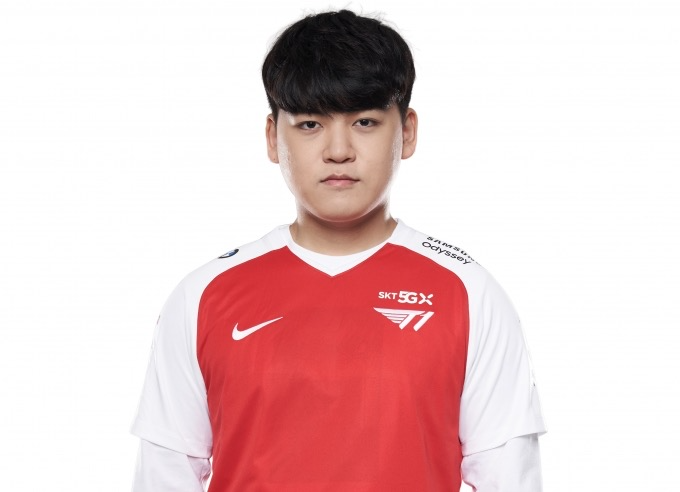 lck小吕布-<a href='/1715.html' target='_blank'><u>gumayusi</u></a>